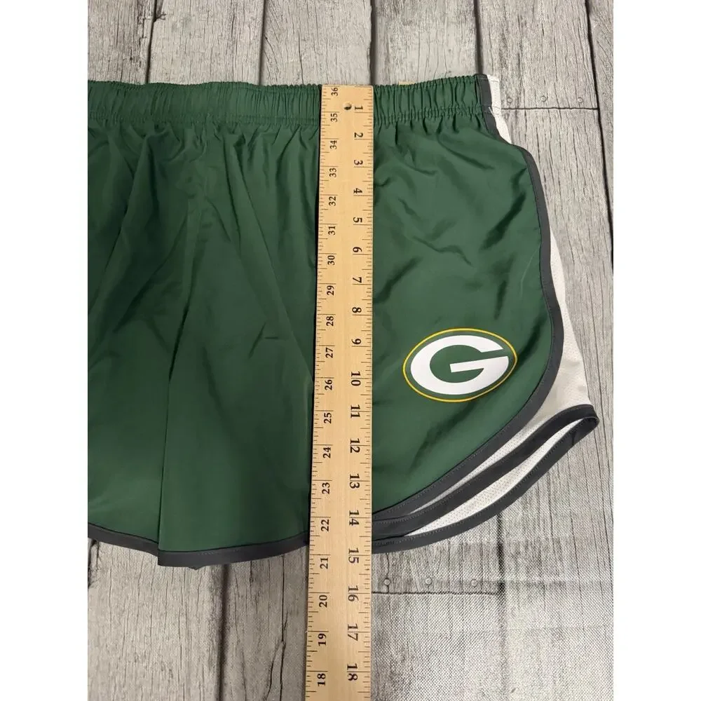 NWT Women’s Nike Green Bay Packers Tempo Running Shorts 2XL Green 3” Inseam